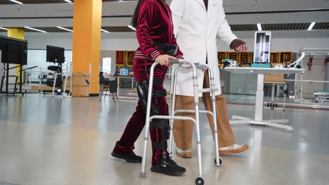 龙行龘龘 | tarzan捷⾏智能下肢康复机器⼈杭城遴选幸运儿限额限时体验！